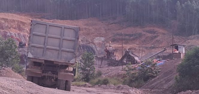 
					kadang-kadang dibiarkan meluncur secara tidak terkontrol seperti aliran 